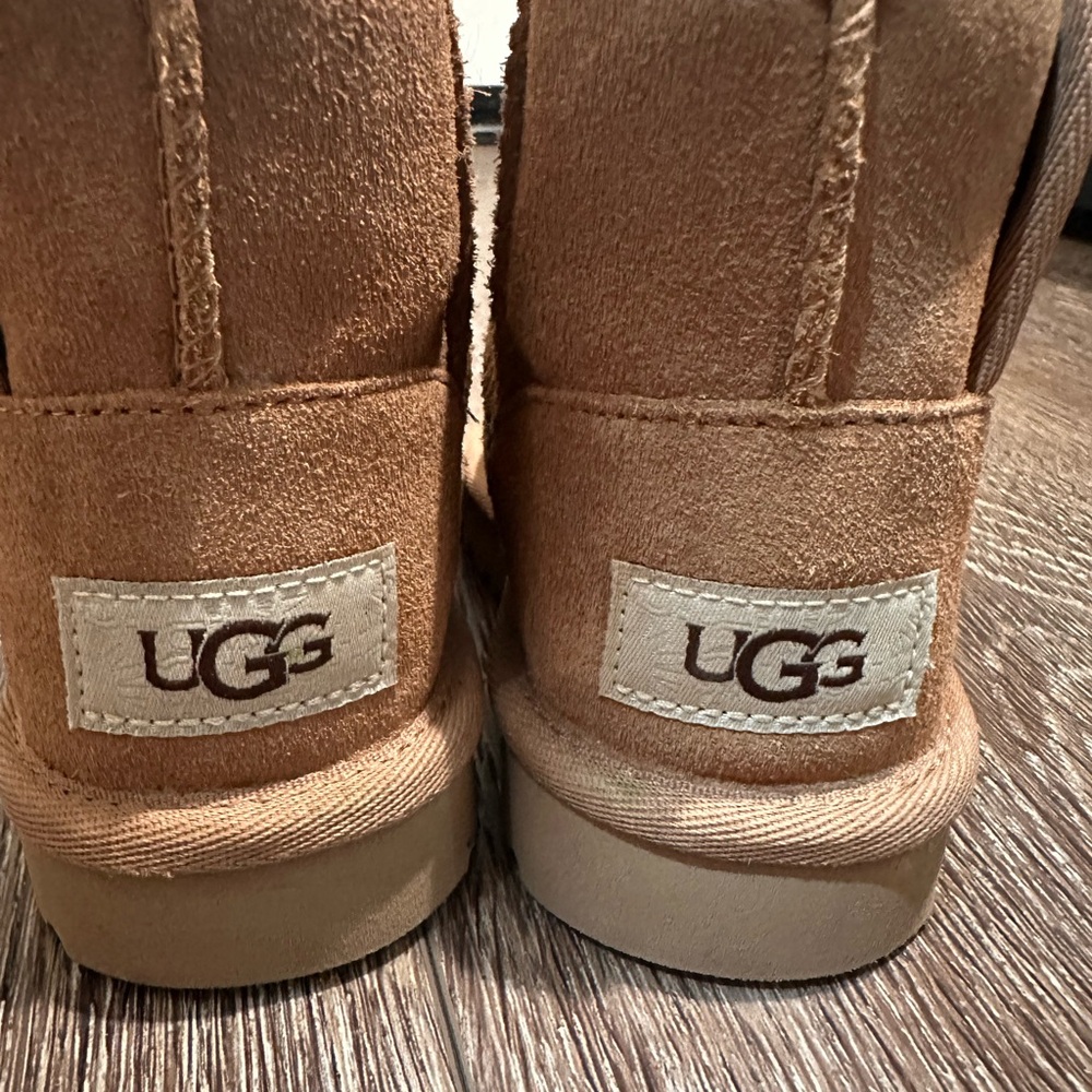 UGG® Classic Mini II Boot - Little Kid
